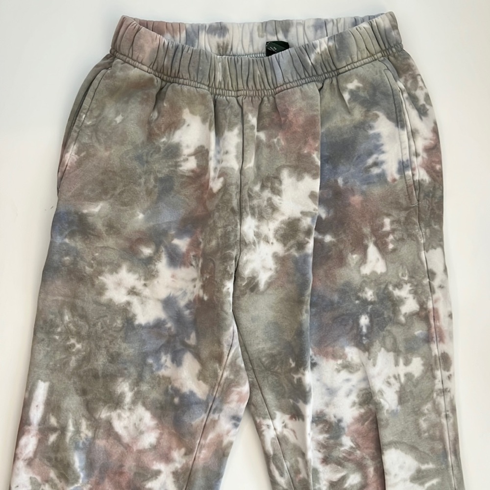Sweatpants - Picture 2 of 3
